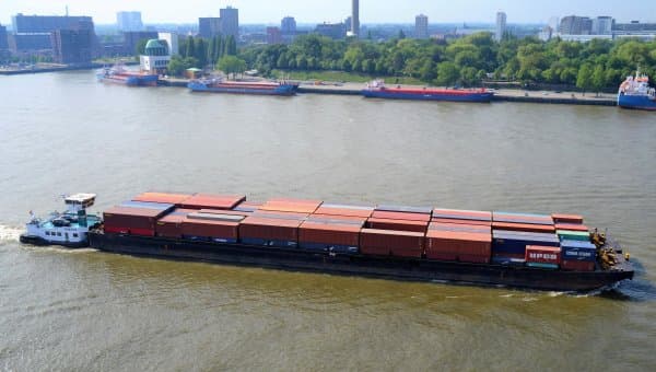 Mooring restrictions DBF quay at the ECT Delta terminal